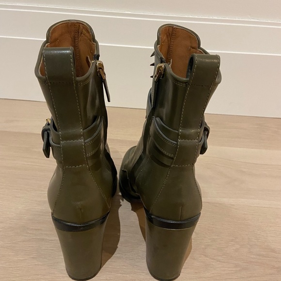 Givenchy green leather combat boots. - Picture 3 of 5